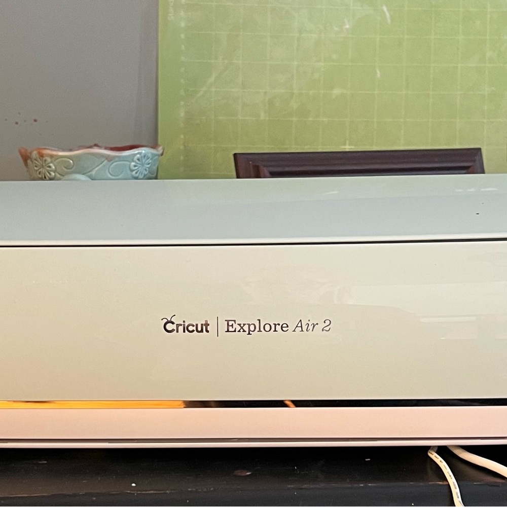 Cricut Explore Air 2 in Cream